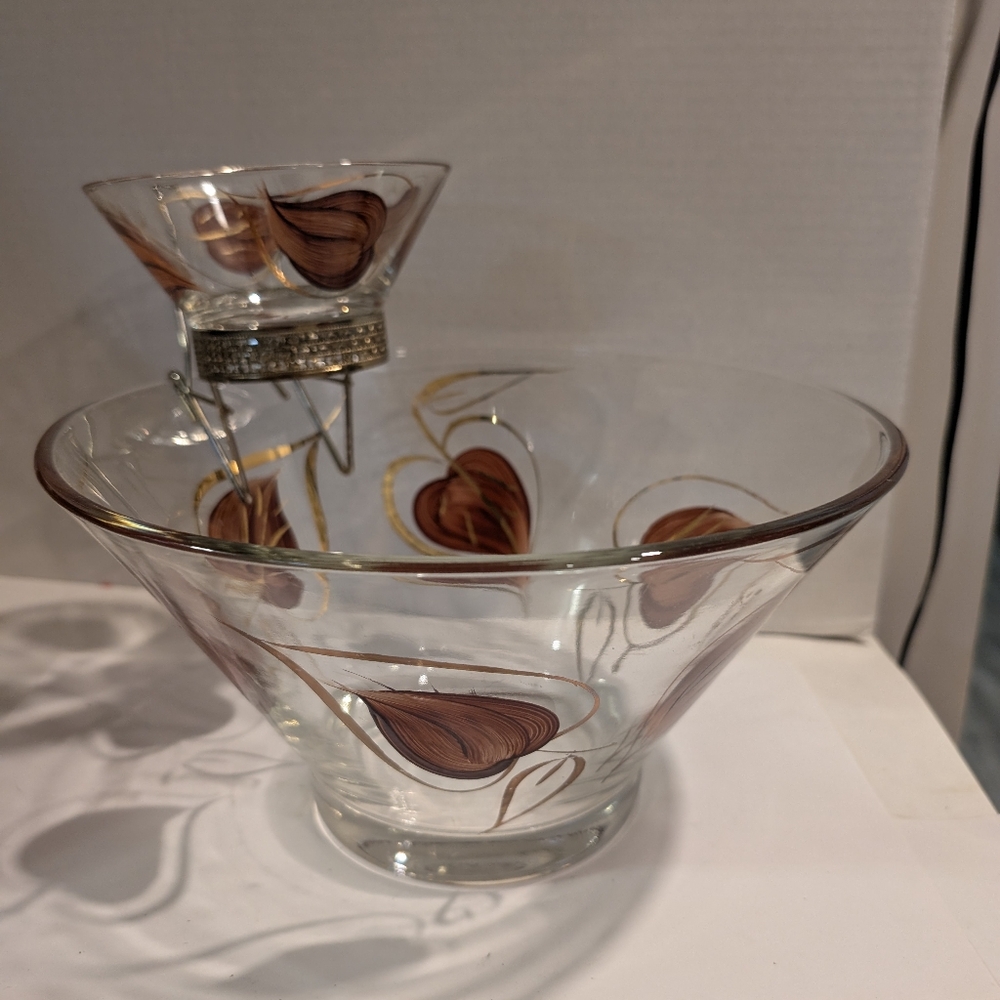Anchor hocking bowl set.  Brown leaves with a gold border.